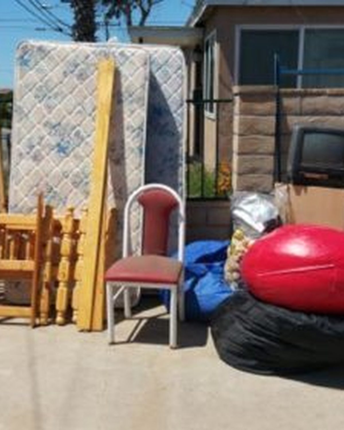 Dresser ready for haul-away in San Diego