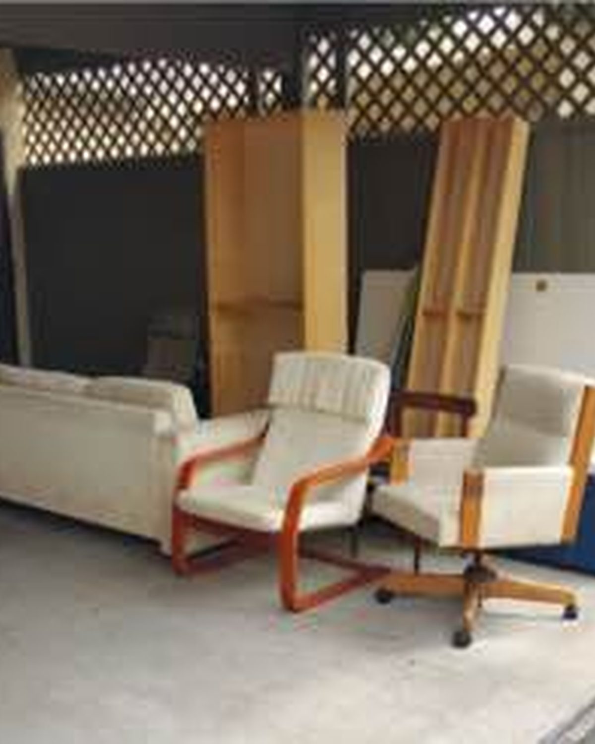 Recliner ready for haul-away in San Diego